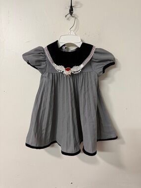 Youngland Gray and Black Puff Sleeve Dress with Red Rose Accent 1990’s